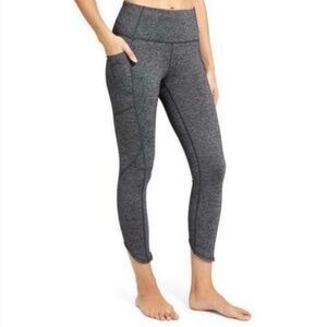 🍕🦋🍭ATHLETA High Rise Pixel Chaturanga To Town Capri Leggings gray XS pockets